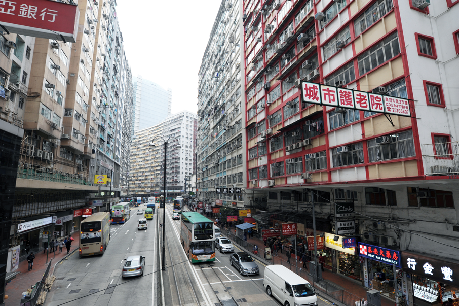 沿著北角英皇道兩旁聚居不少福建人，帶來了家鄉的傳統融入了社區。