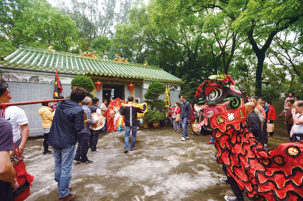 雖然北帝誕參予人數不多，但在傳統舞獅和麒麟助慶下，仍見熱鬧，不少善信更會遠道而來參拜賀誕。