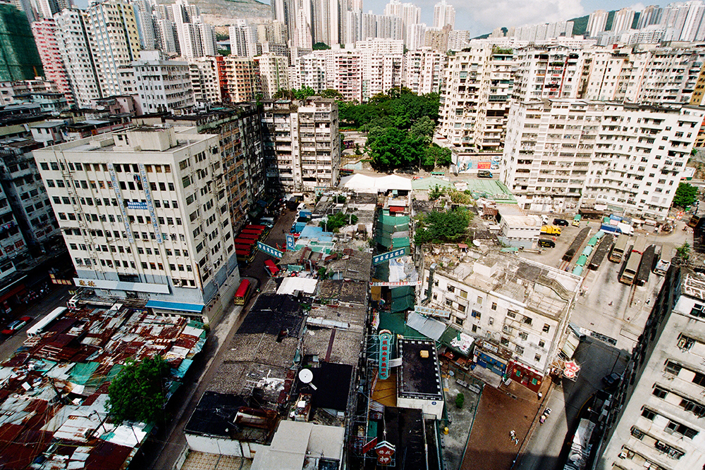 官塘重建區曾為全港範圍最大、時間最長、牽涉最多商戶和居民的重建區。