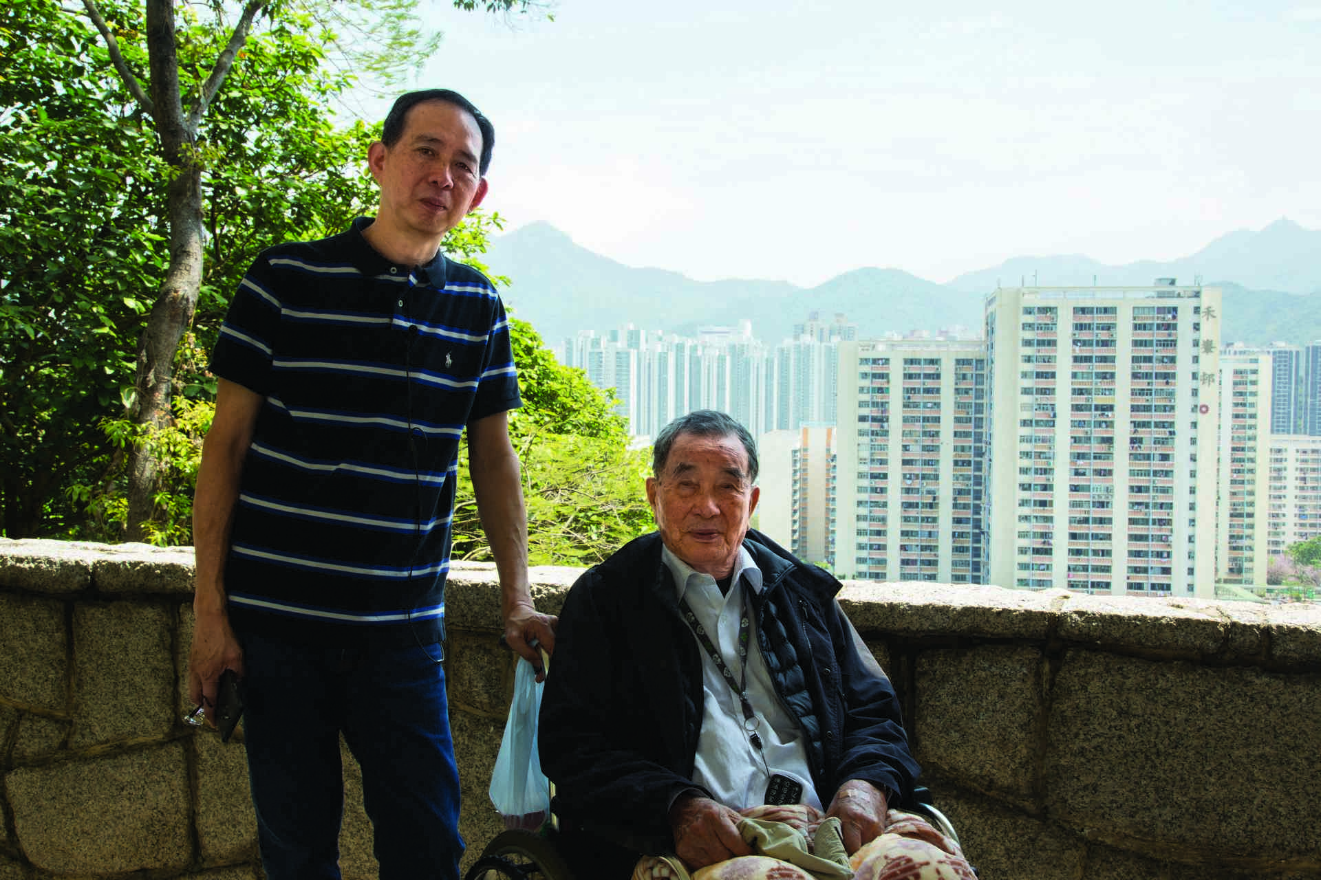 李有、李炳根