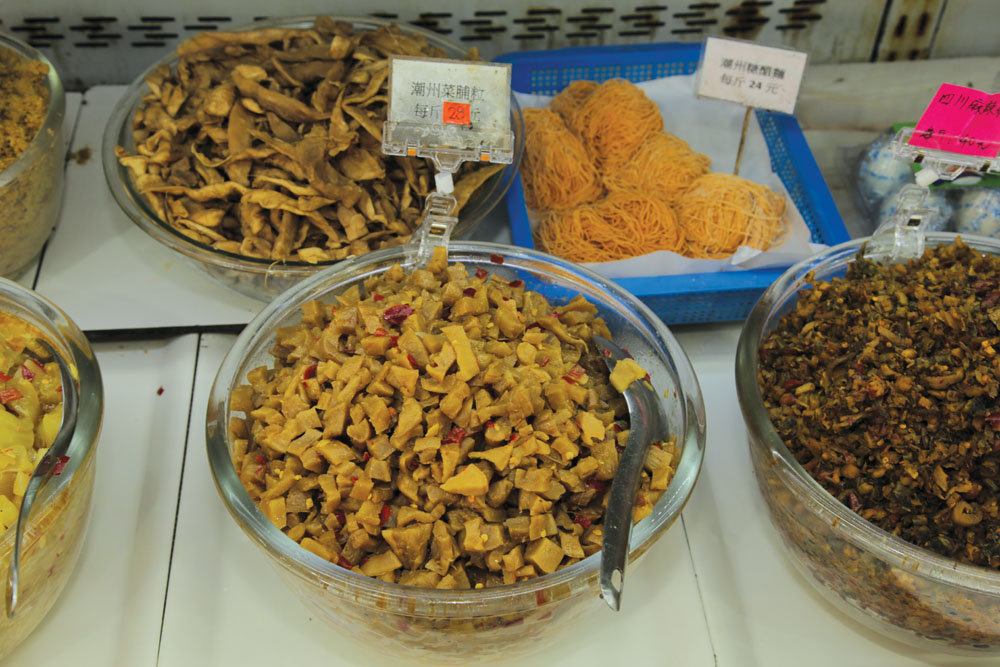 劉麗貞為我們展示了潮州鹹菜。