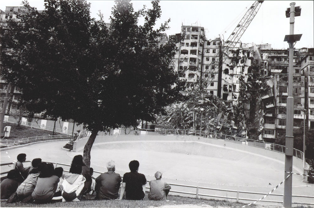 對於一個地方或建築物的去留，過去市民甚少機會發聲，鑑於城寨本身的歷史和地位特殊，中英政府最終決定於1993年清拆。