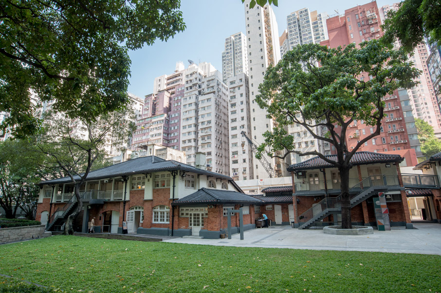 前皇家遊艇會原建於北角海旁，今天海岸線已往外推移。