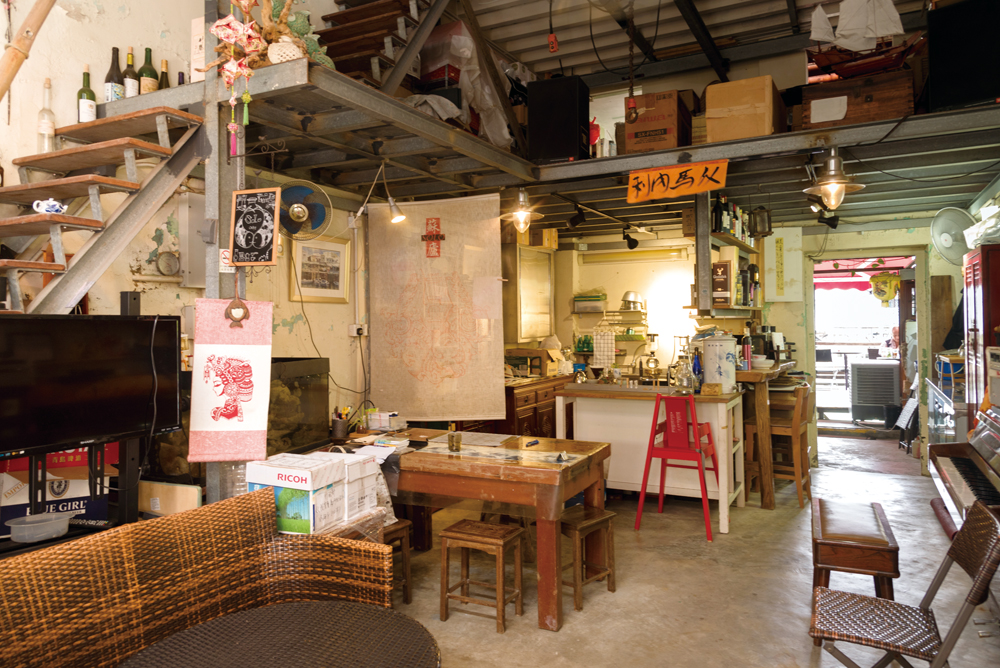 店舖裝潢是店主的悉心布置，處處突顯品味和悠閒格調。