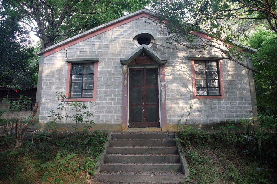 倫敦傳道會購入舊德達書院後，興建多幢樓房供傳，包括以麻石建造的馬可堂。