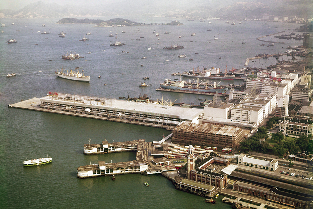 1970年代後，尖沙咀海運大廈成為中產消費者的朝聖地，也是不少文化人的活動場所。