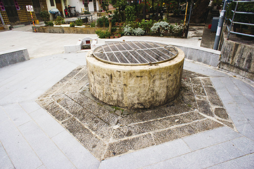 粉嶺圍有分南邊、北邊和圍內村，據說各村都有一口井，方便村民日常取水。