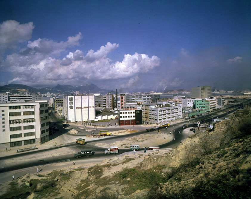 60年代開始，一些新建的廠房陸續出現，例如荃灣、新蒲崗、觀塘等地區。